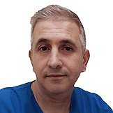 Врач Салман Махмуд Хасанович