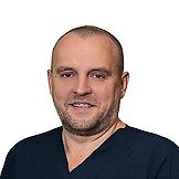 Врач Шувалов Олег Александрович